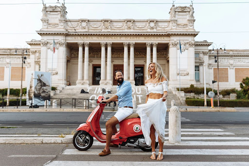 husband and wife touring Italy