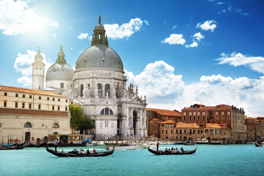 Grande canal e basílica de santa maria della salute, Veneza, Itália