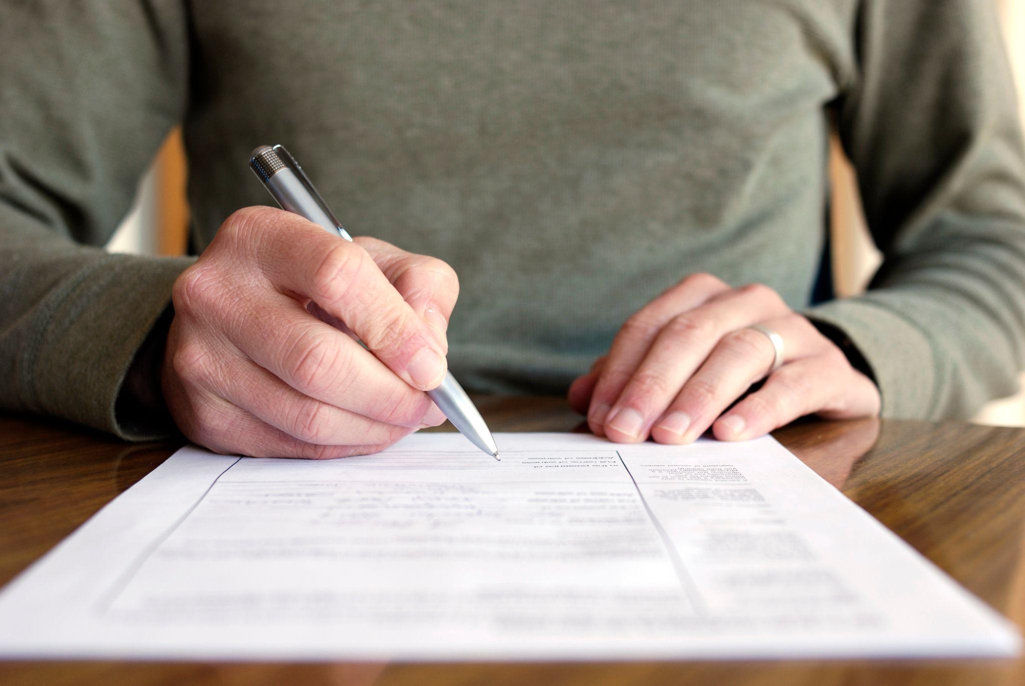 Man applying for dual citizenship in Italy